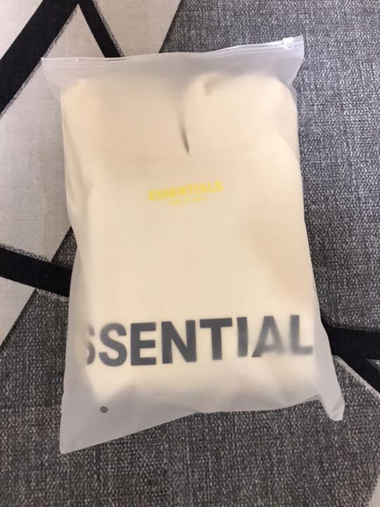 定番新作登場 新品 FOG Essentials エッセンシャルズ パーカー クリーム S 7Iakq-m38597081145 最安値定番