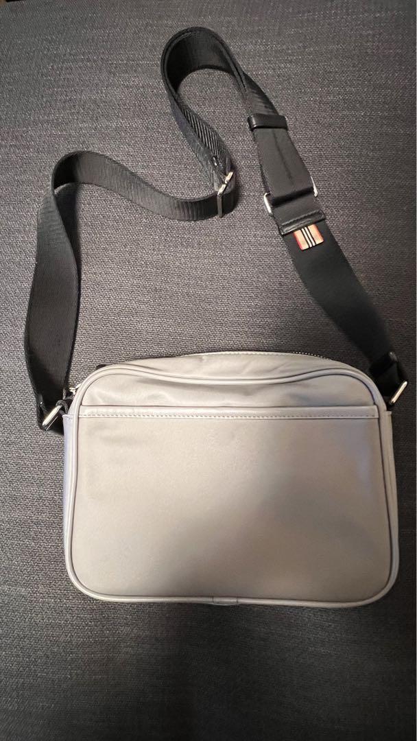 バーバリー　Burberry パディバッグ　グレー