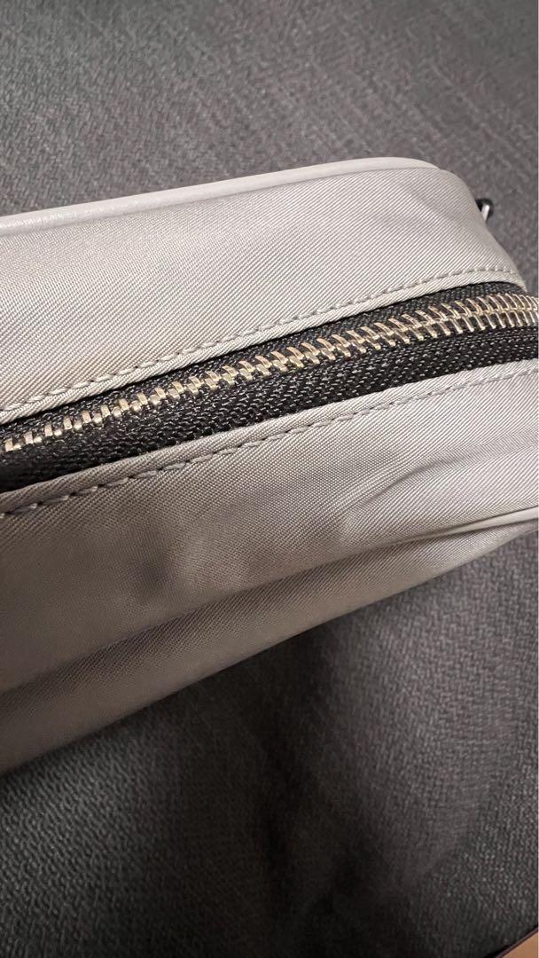 バーバリー　Burberry パディバッグ　グレー