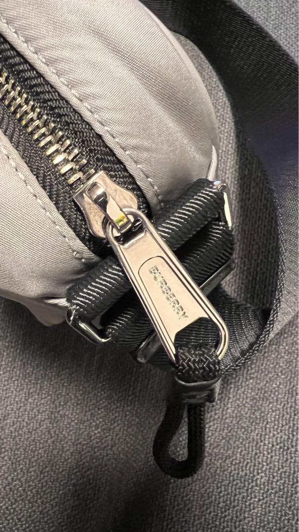 バーバリー　Burberry パディバッグ　グレー