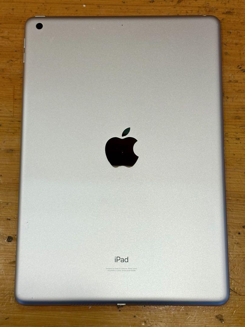 181 iPad 9世代 64GB SIMフリー シルバー iPad Wi-Fi + Cellular 64GB - シルバー（第9世代）[整備済製品