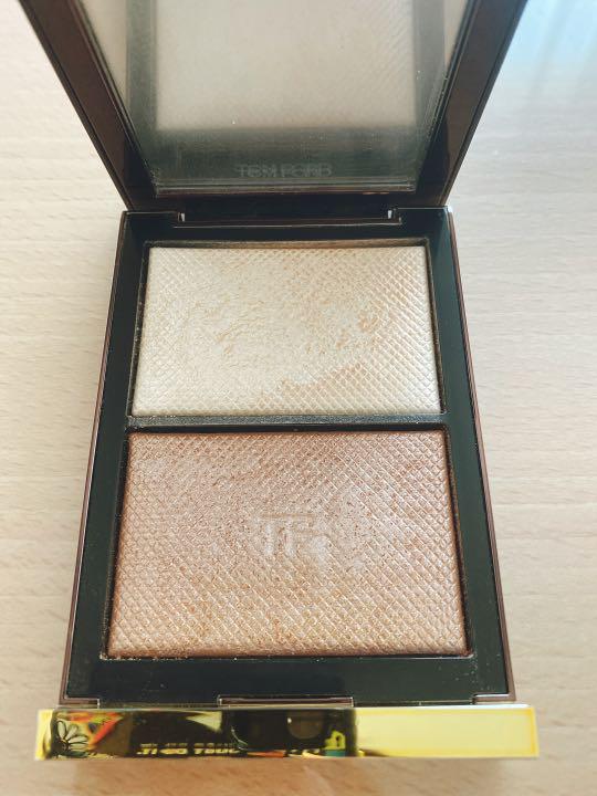 TOM FORD BEAUTY スキン イルミネイティング パウダー デュオ
