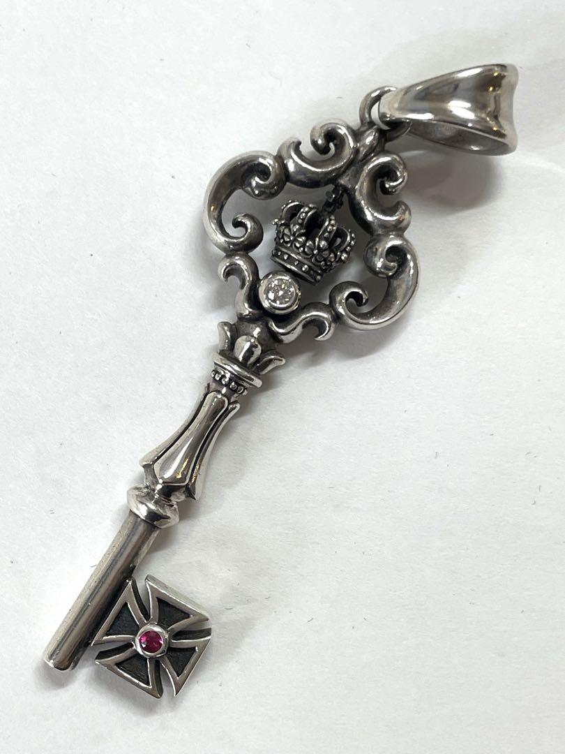 ♦︎査定済の為最終価格⭐︎袋付き⭐︎Justin Davis key pendant