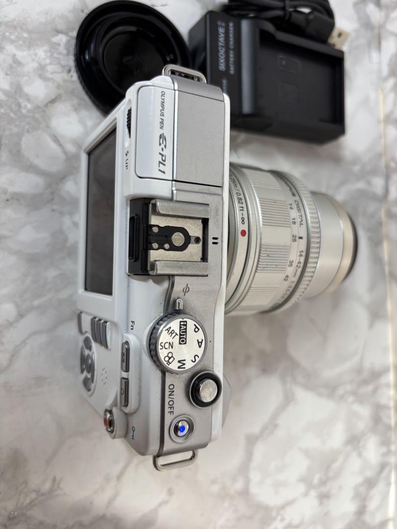 OLYMPUS PEN E-PL1 レンズキット ホワイト 充電器付き 訳あり