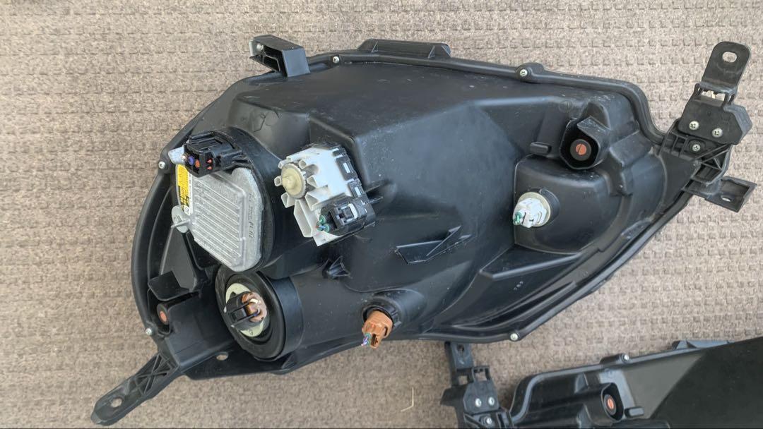 トヨタポルテ 140系 純正ヘッドライト左右Koito52-259