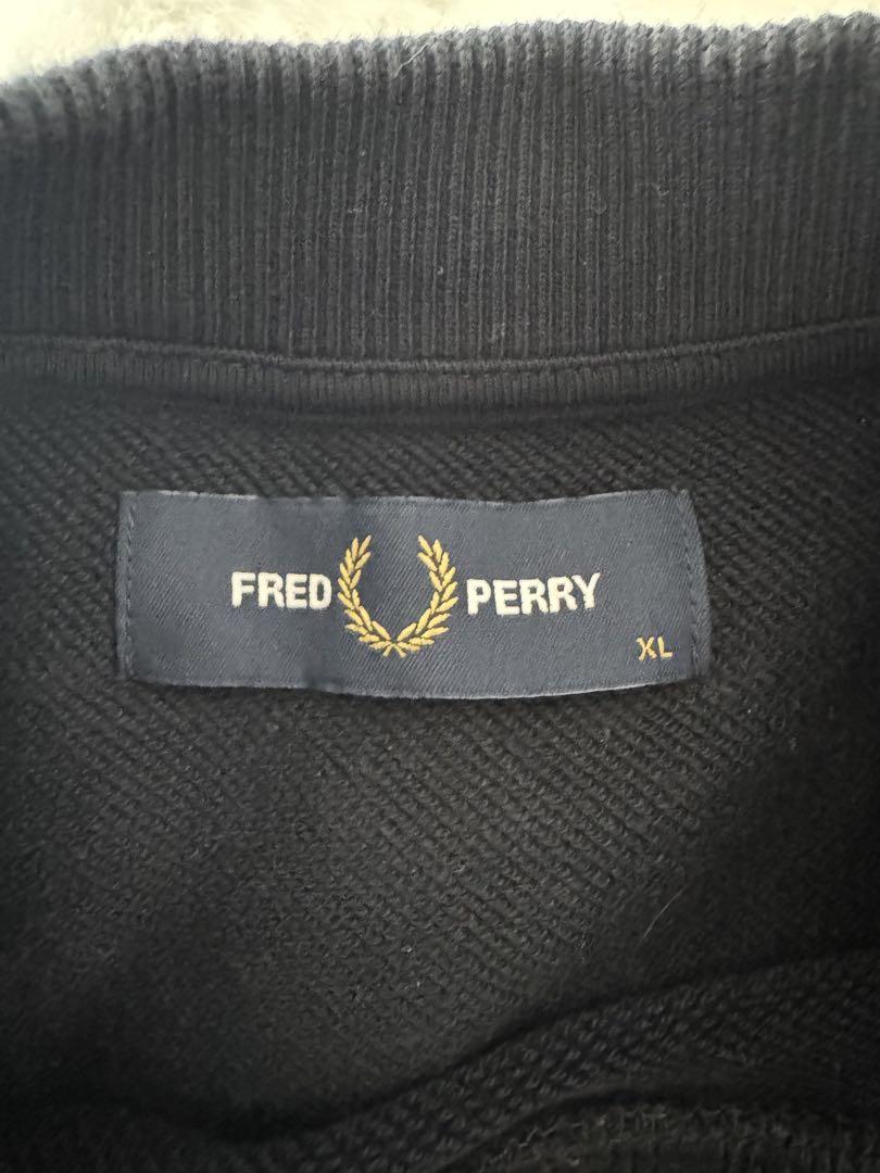 FRED PERRYフレッドペリースウェット ネイビー ロゴプリント
