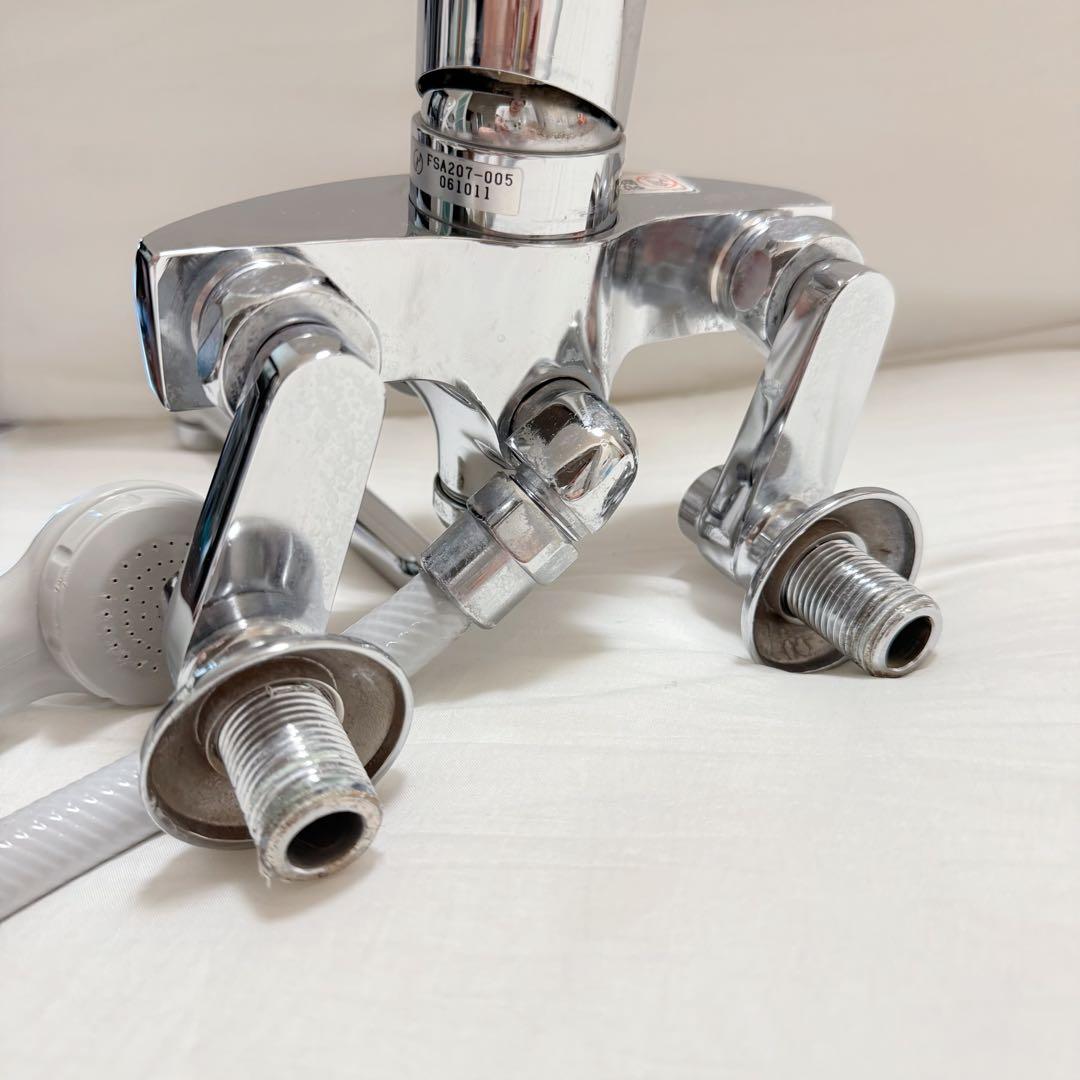 浴室水栓 シングルレバー式シャワー混合水栓 シャワーヘッド 締めソケット付 寒冷地用 KF5000ZHA KVK