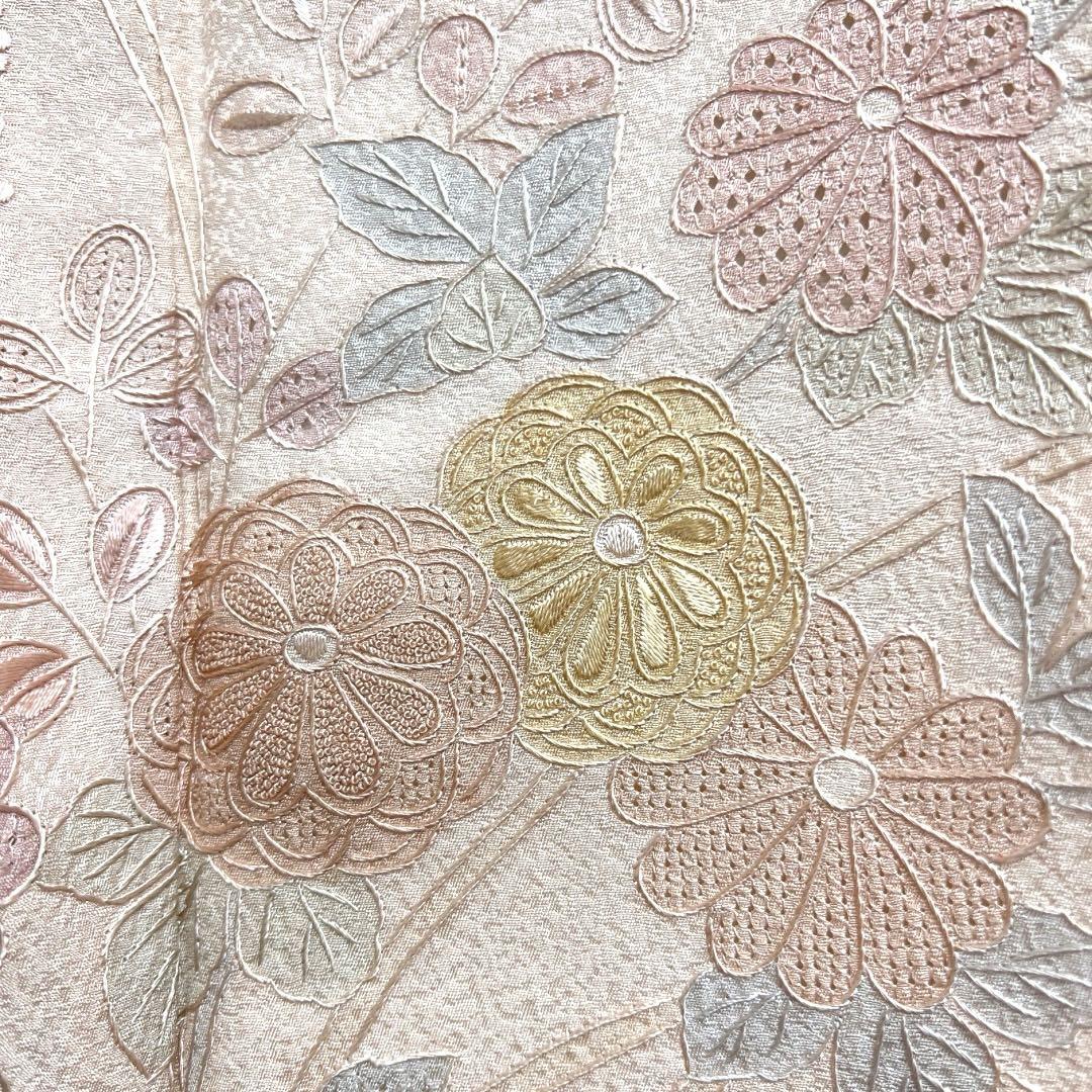 付け下げ　スワトウ刺繍　菊　橘　リーフ　萩　ピンク　着物　034a d 付け下げ スワトウ刺繍 菊 橘 リーフ 萩 ピンク 着物 034a d