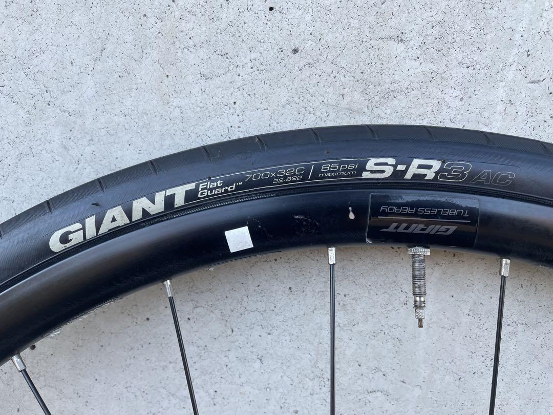 GIANT　SR2ホイールセット　同社S-R3　700ｘ32ｃタイヤ付