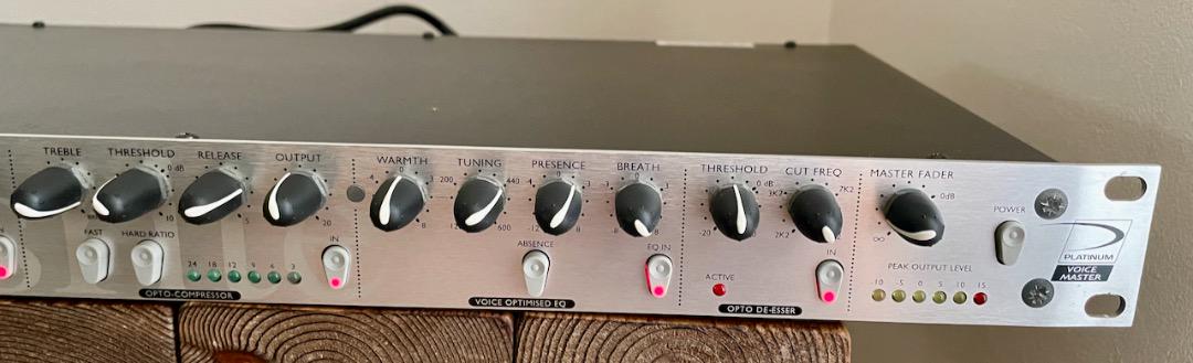 Focusrite VoiceMasterマイクプリ　代理店正規品