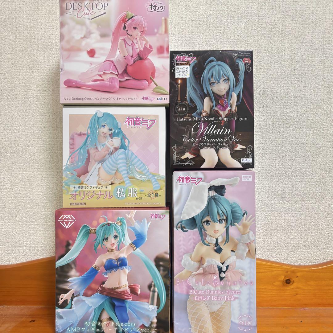 初音ミク　フィギュア　15点セット　AMP+ desktop cute Amazon.co.jp: 初音'ミク Desktop Cute フィギュア ～猫耳T