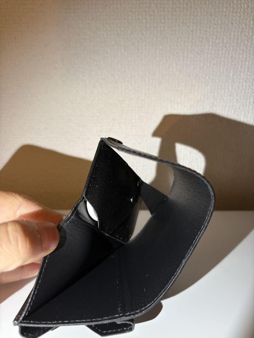 アブラサスAirTagが入る小さい財布(ほぼ未使用)