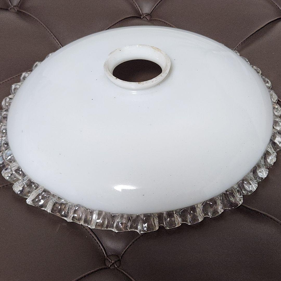 値下げしました　フランス　ミルクガラスランプシェード