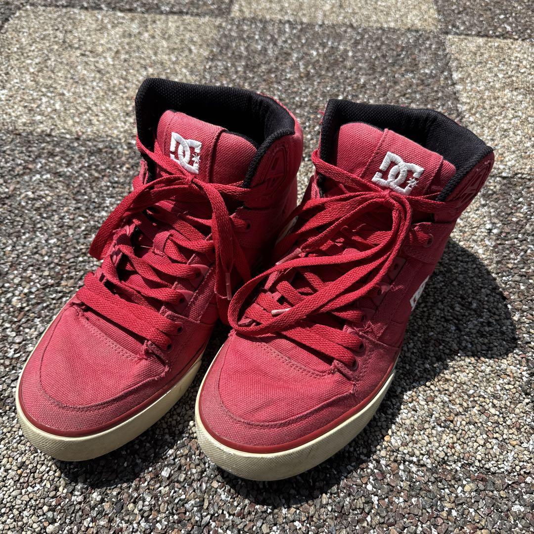 DC 赤 ハイカットスニーカー