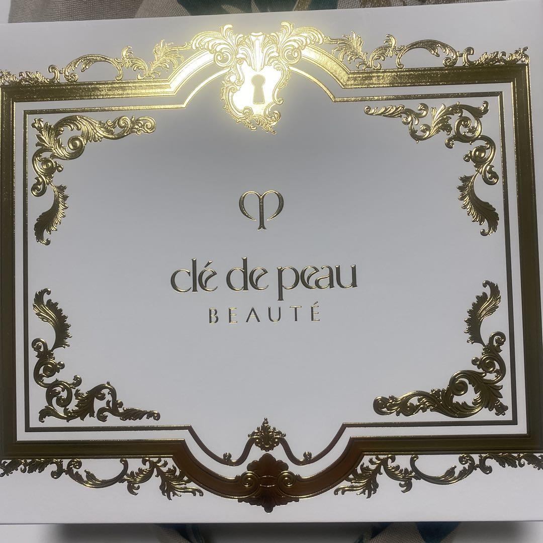 clé de peau BEAUTÉ ラディアンスギフト ブルーブラック記念品