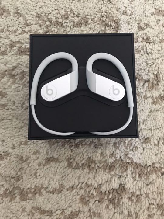 powerbeats4 ワイヤレスイヤホン R9hWZ-m38757916669 ホワイト 在庫正規品