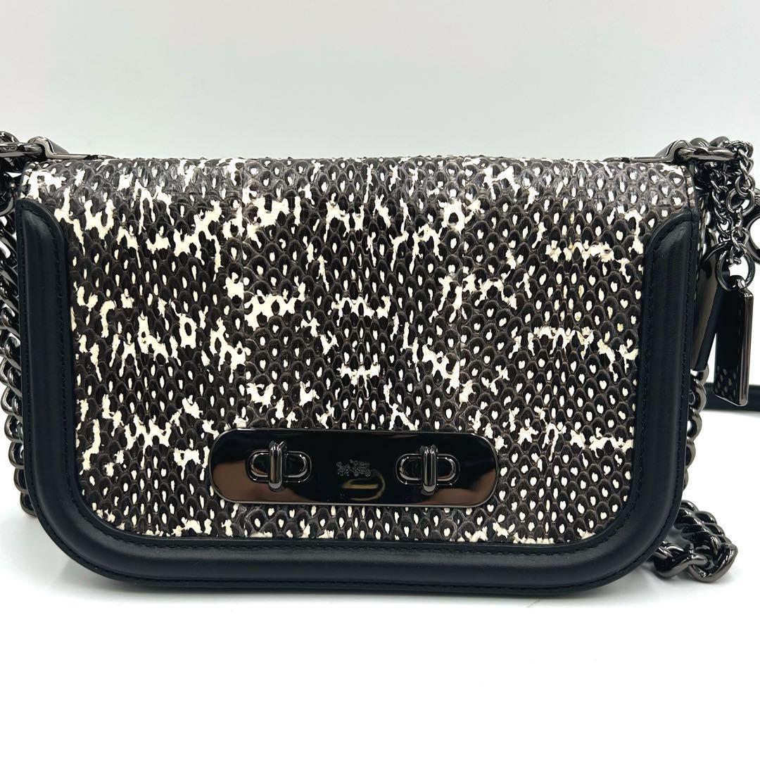 ⚪︎美品　COACH コーチチェーンショルダーバッグ　スワッガー20 　ホワイト