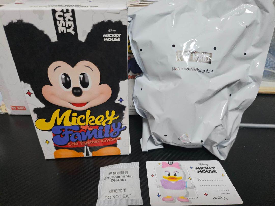 POPMARTディズニーキーホルダーアソートドナルドとディジー♡