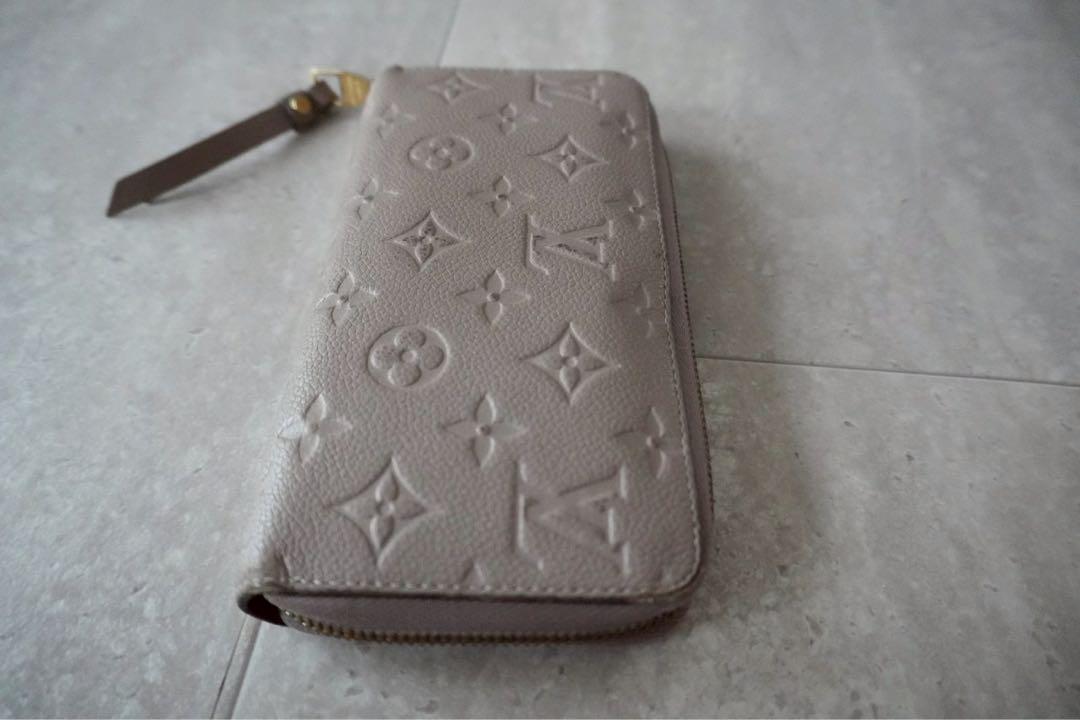 Louis Vuitton エンボスロゴ 長財布 グレー