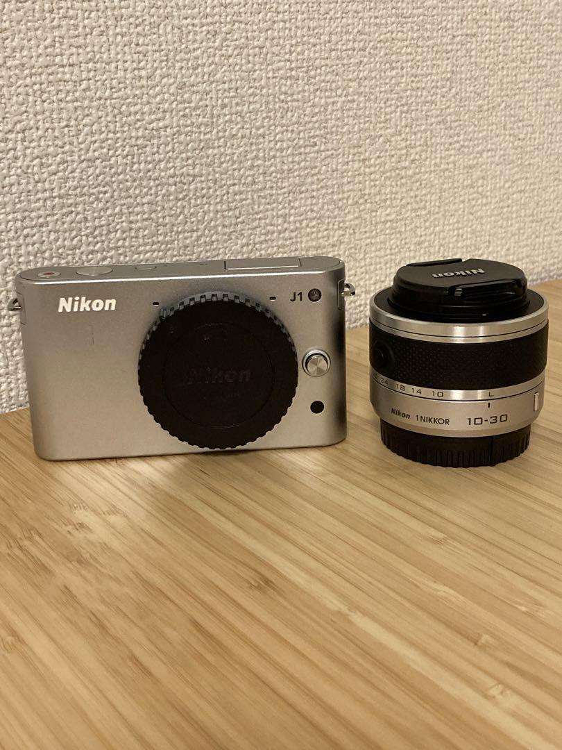 お買い得商品特集 - 販促エクスプレス Nikon 1 J1 ミラーレス シルバー 10-30mm レンズキット デジタルカメラ