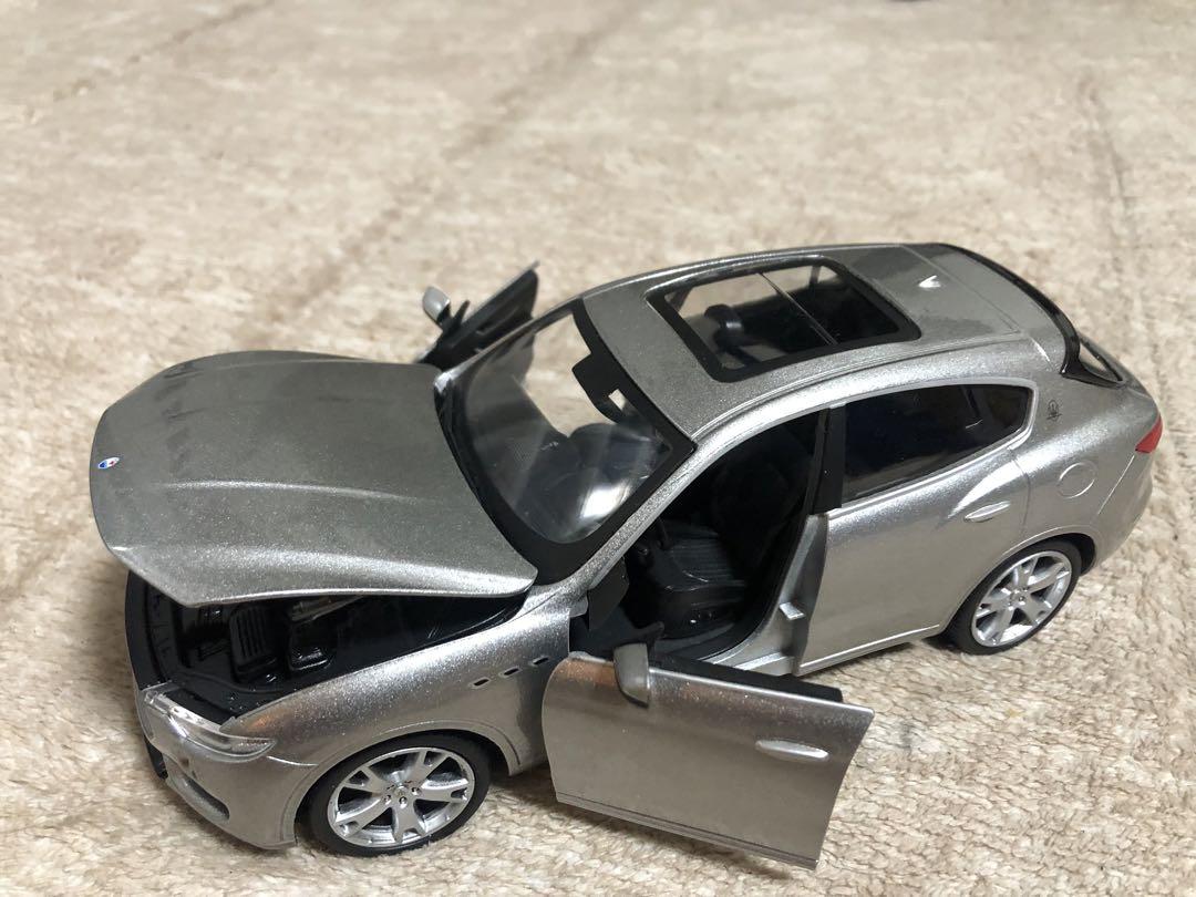 Bburago （ブラーゴ） Maserati LEVanTE 1/24