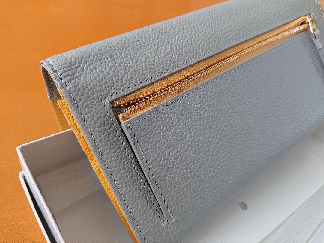 新品長財布 LAZY SUSAN コインスルーポケット