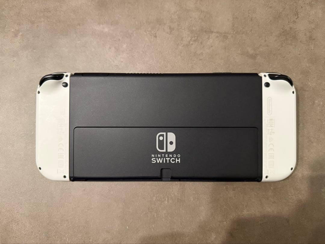 Nintendo Switch 有機ELモデル(ケース•パワプロ2020付き) Nintendo Switch 有機ELモデル(ケース•パワプロ2020付き)