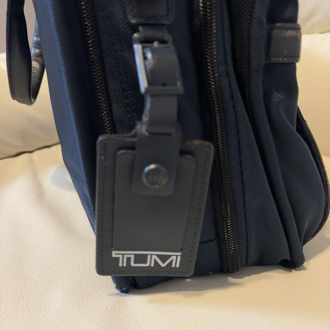 ✿ TUMI