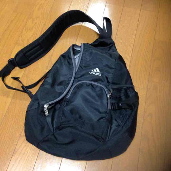 メルカリ アディダス Adidas ショルダー 斜めがけ バッグ ショルダーバッグ 2 800 中古や未使用のフリマ メルカリ アディダス Adidas ショルダー 斜めがけ バッグ ショルダーバッグ 2 800 中古や未使用のフリマ