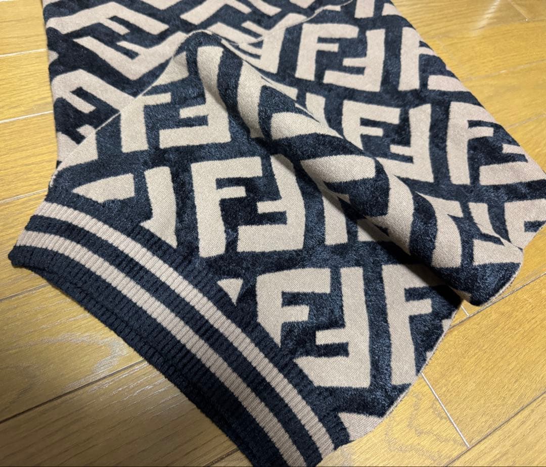 お値引き可 人気デザイン★FFロゴマフラー