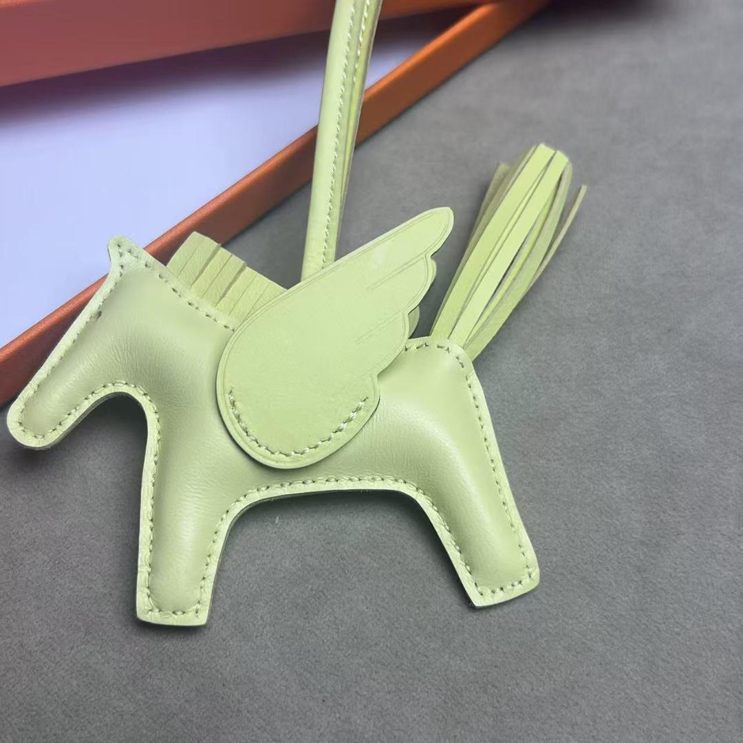 新品未使用】エルメス ロデオチャーム ペガサス PM B刻印 - メルカリ