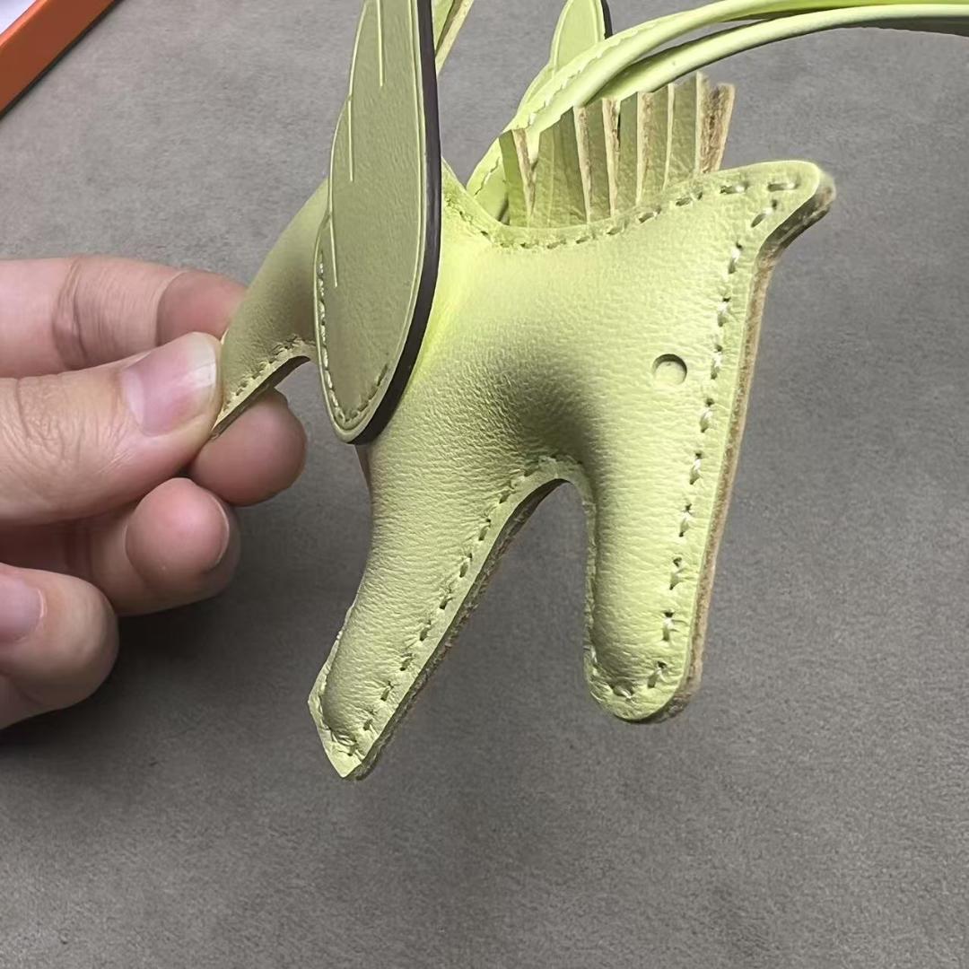 【新品未使用】エルメス ロデオチャーム ペガサス PM B刻印 新品未使用】エルメス ロデオチャーム ペガサス PM B刻印 - メルカリ