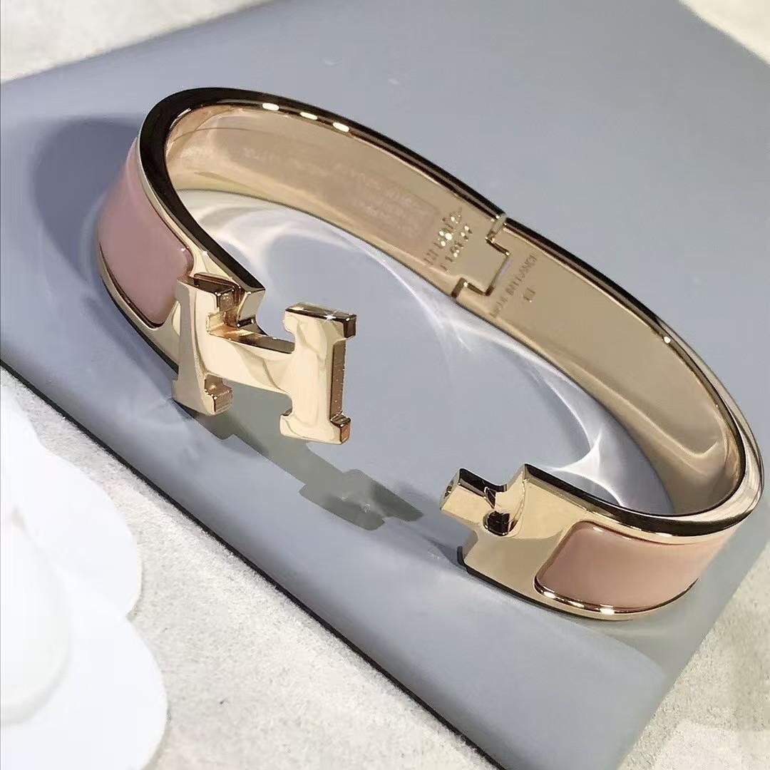 HERMESHロゴ ピンク エナメルバングル