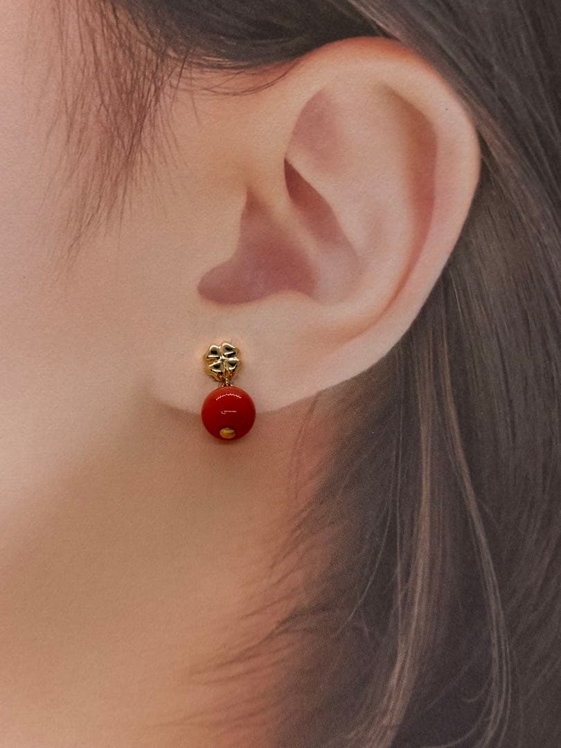 新品/k18/天然赤珊瑚/国産本サンゴ/可愛いピアス（943）