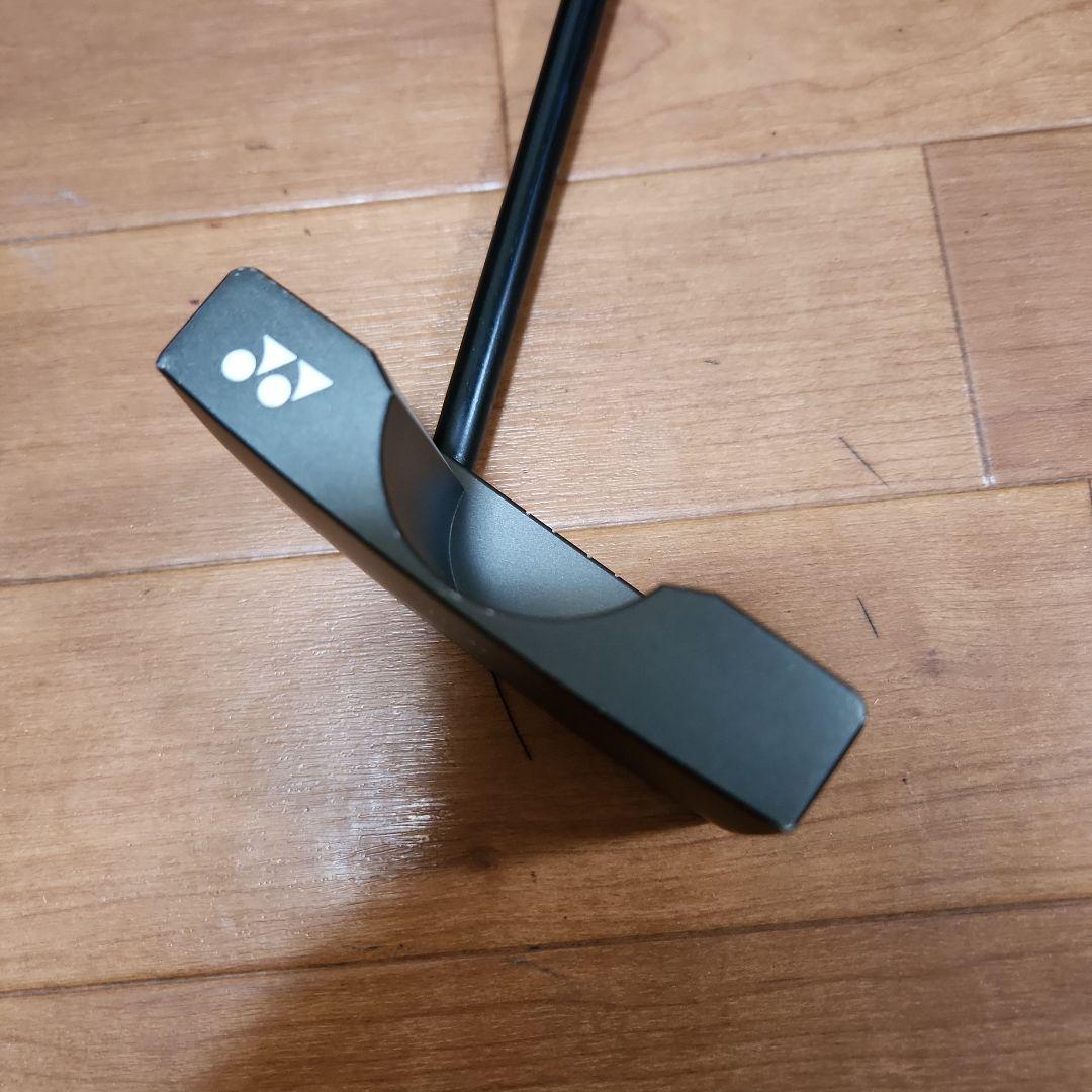 YONEX