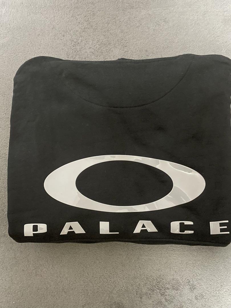 palace oakley パーカー