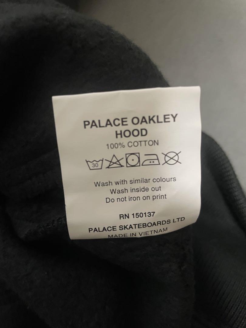 palace oakley パーカー