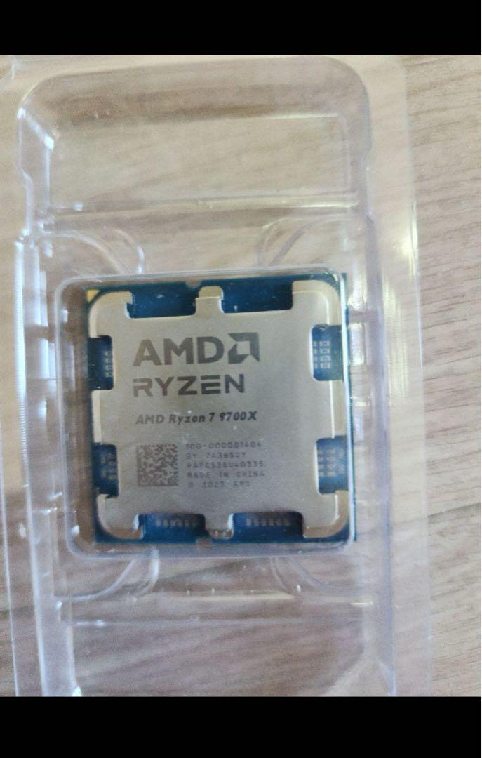 AMD Ryzen 7 9700X 新品