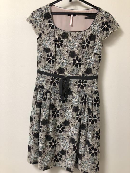 Tocca 限定特価 0 7 Sサイズ 花 刺繍 レースひざ丈ワンピース 黒系 Shop At Mercari From Japan Buyee Bot Online Tocca 限定特価 0 7 Sサイズ 花 刺繍 レースひざ丈ワンピース 黒系 Shop At Mercari From Japan Buyee Bot Online
