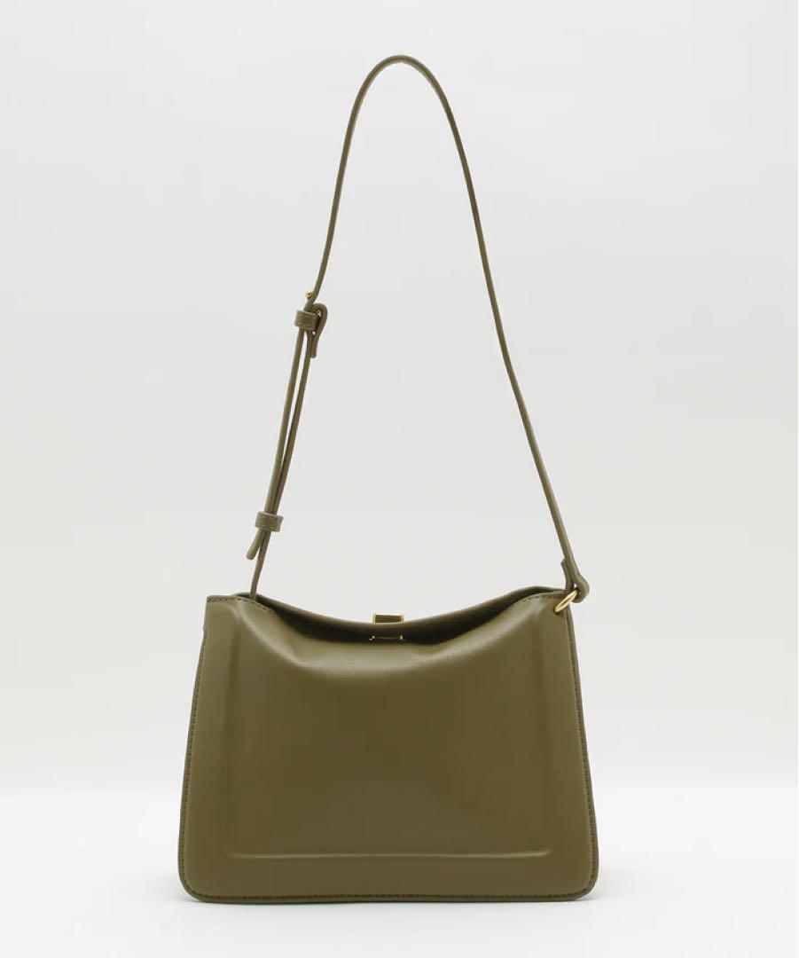 高 品質ファッション - 【美品】ROPÉ【EPOR】ヒネリフラップ