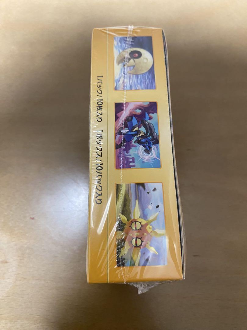 ポケモンカード　ブイスターユニバースシュリンク付き
