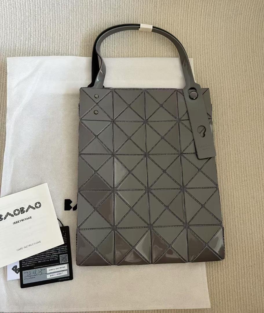 美品 バオバオ バンドバッグ イッセイミヤケ ショルダーバッグ グレー