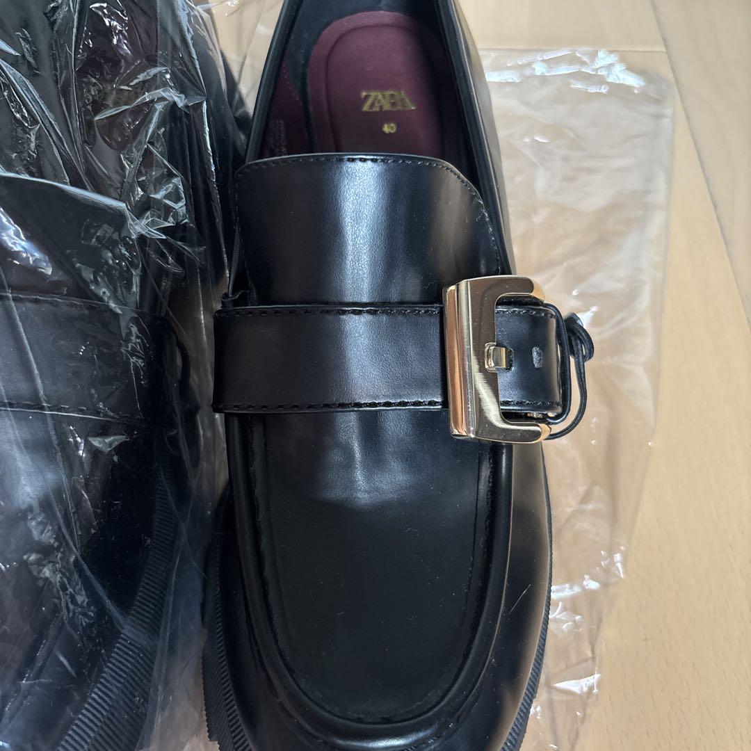 ZARA 新品未使用 黒 レザー 厚底ローファー 金具バックル　26cm