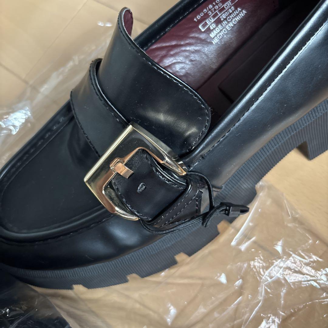 ZARA 新品未使用 黒 レザー 厚底ローファー 金具バックル　26cm