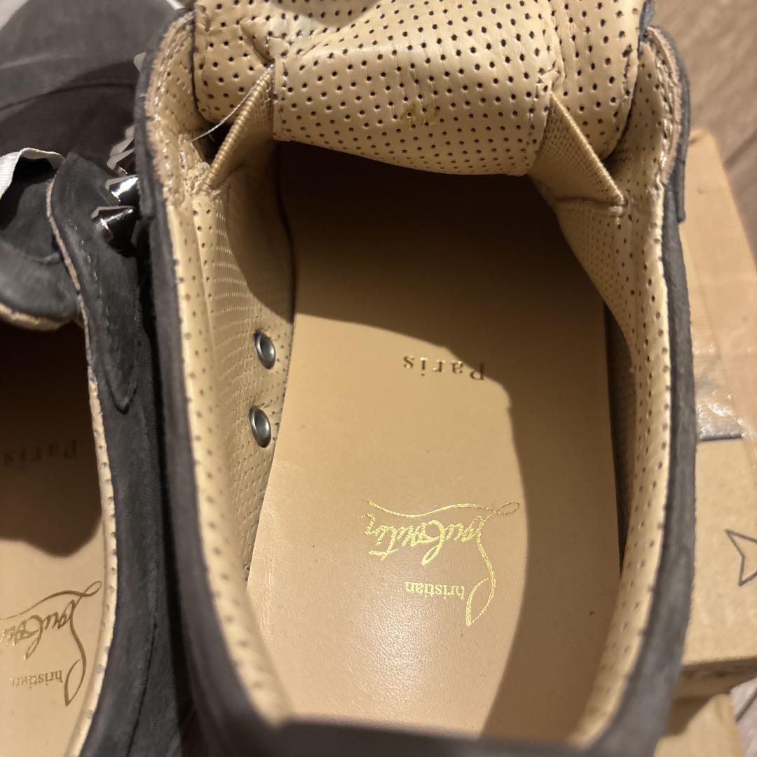 Christian Louboutin スタッズ付きスニーカー グレー