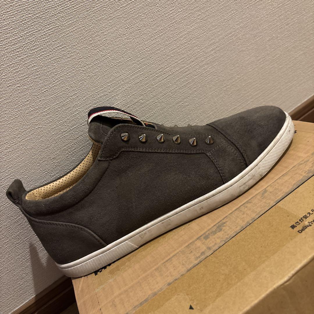 Christian Louboutin スタッズ付きスニーカー グレー
