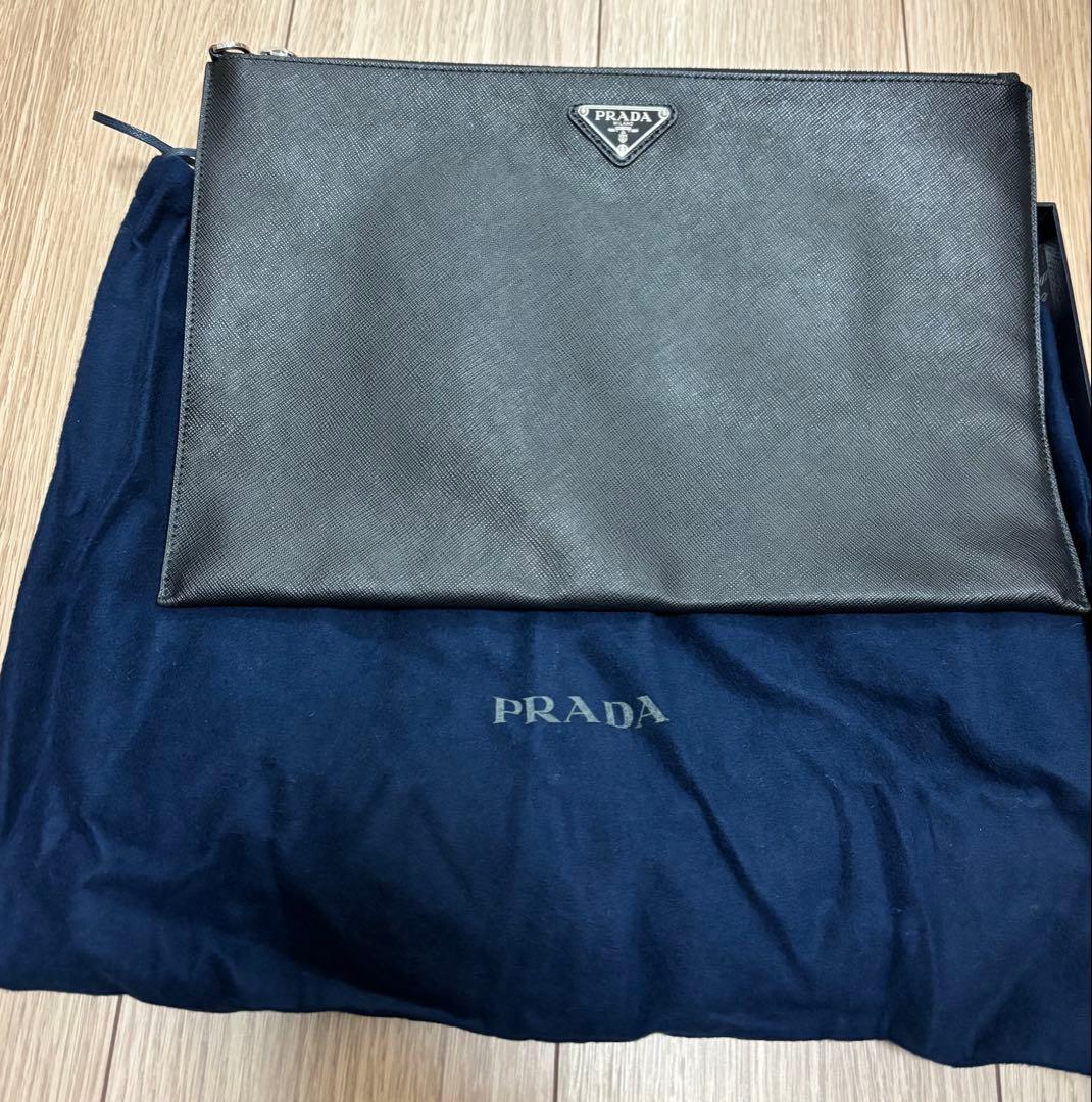 正規品★PRADA★プラダ サフィアーノ レザー クラッチバッグ 男女兼用 正規品★PRADA★プラダ サフィアーノ レザー クラッチバッグ 男女兼用