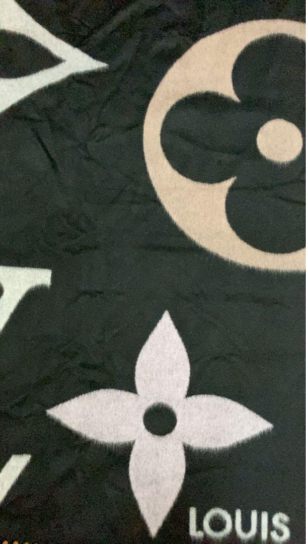 ルイヴィトン　LOUIS VUITTON    マフラー　大判