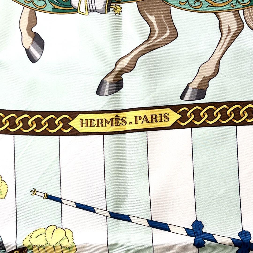 エルメス　シルク　カレ90 スカーフ　CHOCS EN PLUMES グリーン