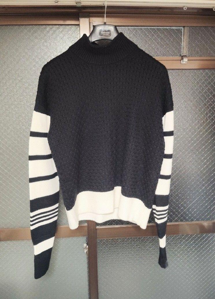 ニールバレットタートルネック黒白ストライプニットセーター